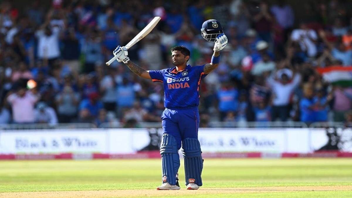 भारत के स्टार बल्लेबाज सूर्यकुमार यादव ने अपने नंबर वन की पोजिशन को बरकरार रखा 