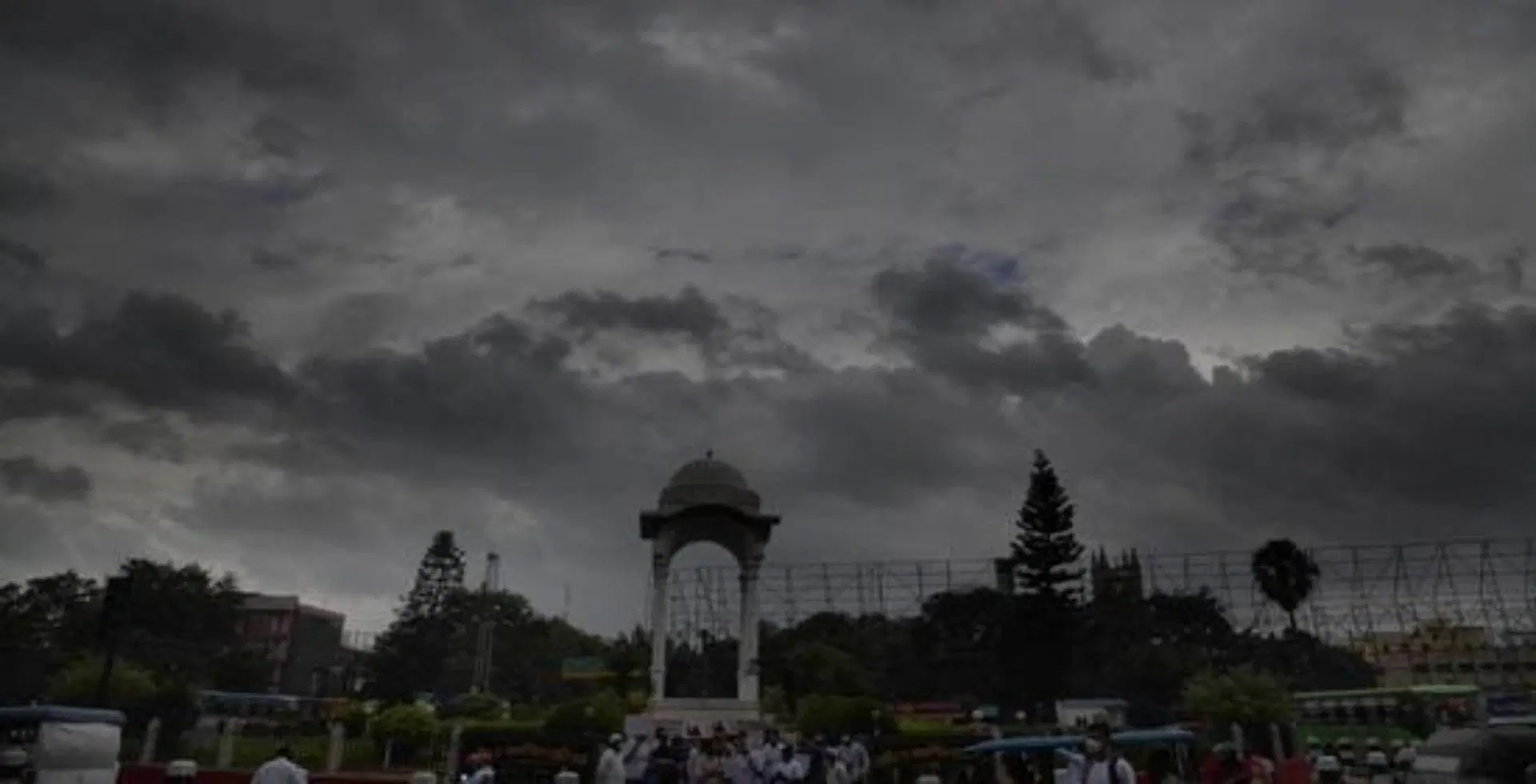 चक्रवाती तूफान ‘मैंडूस’ का दक्षिण भारतीय राज्यों में कहर जारी, एनडीआरएफ टीम हुई एक्टिव