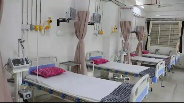 कोरोना से मुकाबले की तैयारी स्वास्थ्य विभाग ने की तेज, अस्पतालों में संक्रमितों के लिए आरक्षित हुए बेड