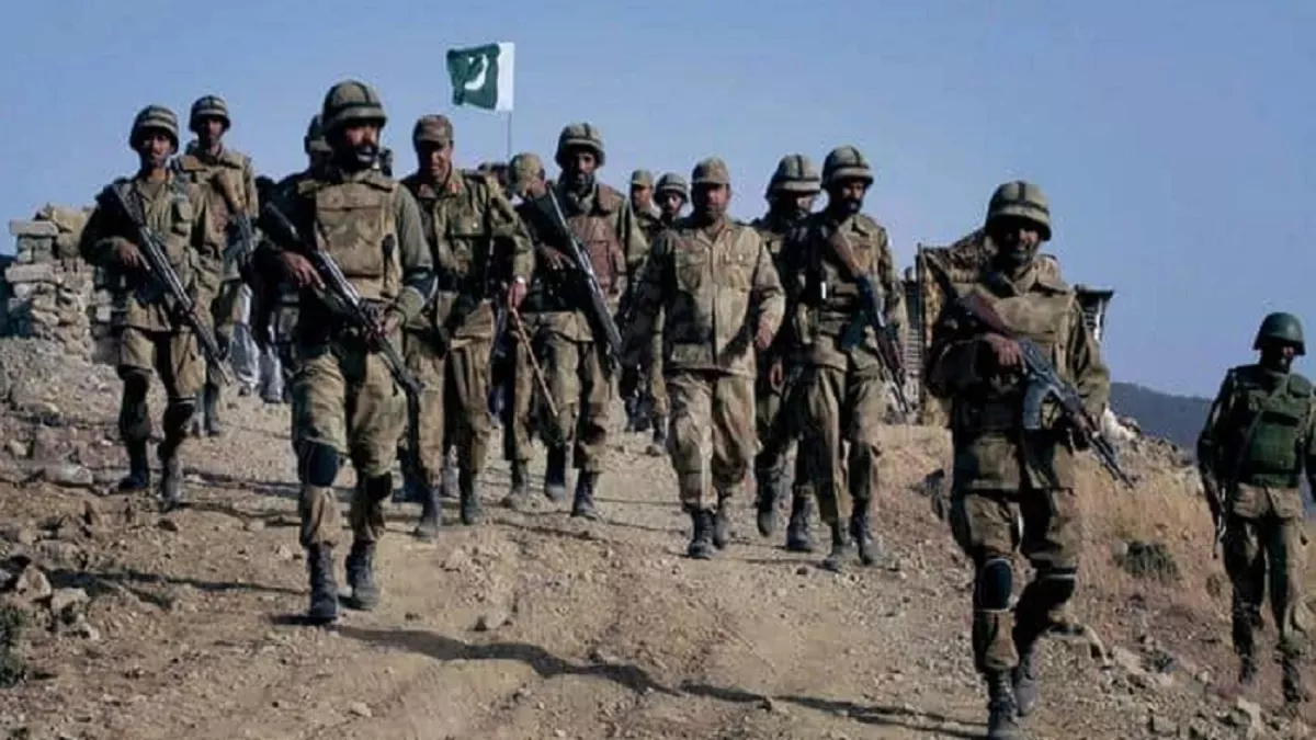 ईरान की सीमा पर आतंकियों ने पाकिस्तानी सुरक्षाबलों के एक काफिले पर किया हमला, चार सैनिकों की मौत