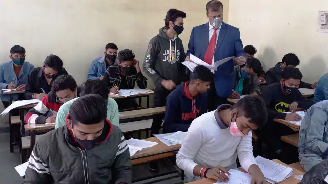 बिहार बोर्ड की इंटर परीक्षा में हर केंद्र पर परीक्षार्थियों की सीटें रहेंगी चिन्हित, जानें पूरी डिटेल्स ..