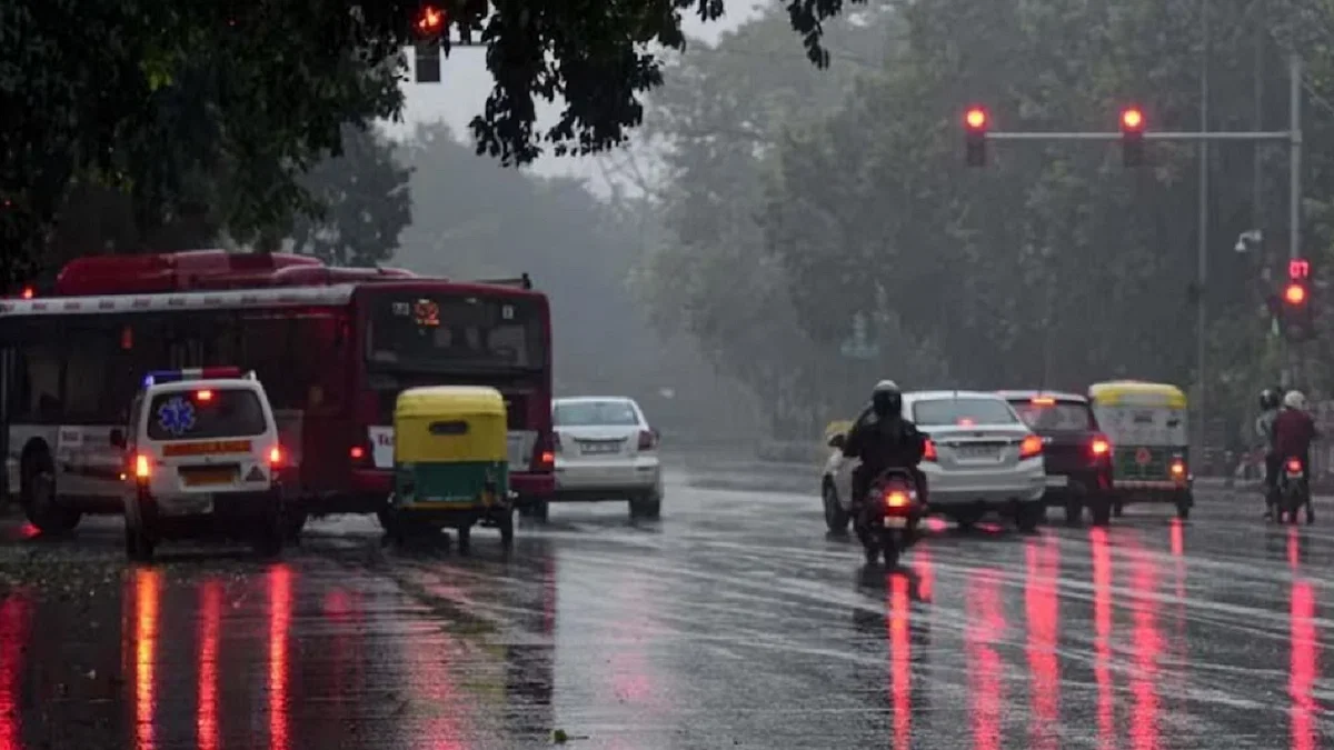 उत्तर भारत में मौसम तेजी से बदल रहा, दिल्ली समेत कई राज्यों में बारिश होने से लोगों को गर्मी से मिली राहत