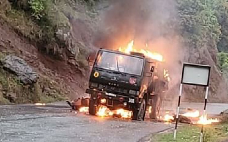 पुंछ-जम्मू नेशनल हाइवे पर सेना की गाड़ी में लगी भीषण आग, 5 जवान शहीद