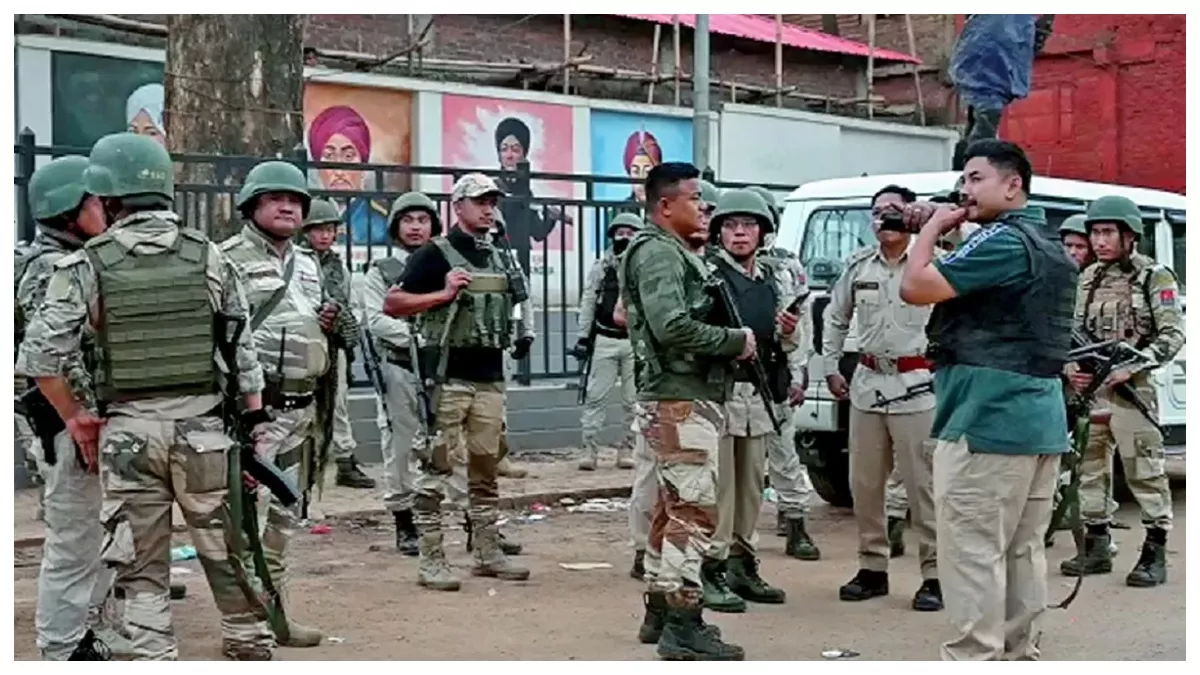  मणिपुर के हिंसा प्रभावित इलाकों में राज्य पुलिस लगातार चल रही है सर्च अभियान..