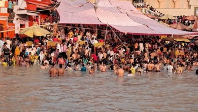 Photo of हरिद्वार: गुरु पूर्णिमा के अवसर पर बड़ी संख्या में भक्तों ने लगाई गंगा में पवित्र डुबकी