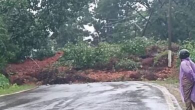 Photo of कर्नाटक में पुत्तूर में लैंडस्लाइड, नेशनल हाईवे 275 पर ट्रैफिक बाधित