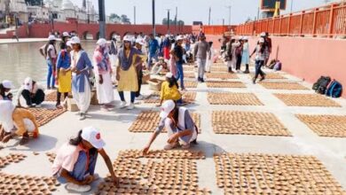 Photo of अयोध्या में दीपोत्सव: पहले दिन 55 घाटों पर बिछाए गए छह लाख दिए