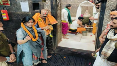 Photo of नवागत डीजीपी कैलाश मकवाना पहुंचे महाकाल के दरबार