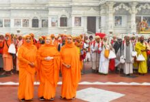 Photo of 14,000 महात्माओं और निराश्रित विधवा माताओं को प्रेम मंदिर और कीर्ति मंदिर में दी गयी सहायता सामग्री