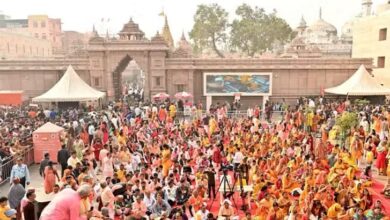 Photo of काशी विश्वनाथ : मंदिर में फिर से सावन जैसा प्रोटोकॉल, लगाई गई बैरिकेडिंग