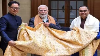 Photo of अजमेर: पीएम मोदी की भेजी हुई चादर लेकर दरगाह निजामुउद्दीन पहुंचे केंद्रीय मंत्री रिजिजू