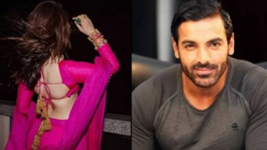 Photo of John Abraham की ‘बीवी’ बनेगी 35 साल की ये खूबसूरत एक्ट्रेस