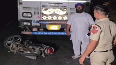 Photo of ट्रक और बाइक में भीषण टक्कर, PWD विभाग के कर्मचारी की मौके पर मौत