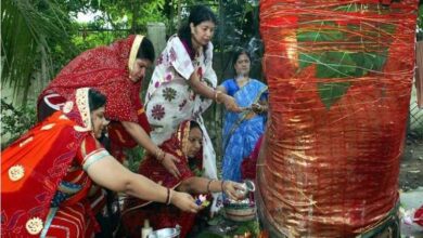 Photo of वट सावित्री व्रत के दिन अर्पित करें ये चीजें