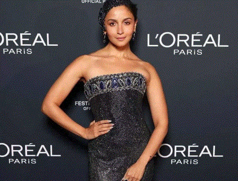 Photo of Cannes 2025 रेड कारपेट पर Alia Bhatt की दूसरी झलक