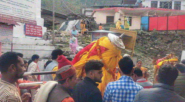 Photo of द्वितीय केदार मद्महेश्वर ने किया धाम के लिए किया प्रस्थान, कपाट खोलने की प्रक्रिया शुरू