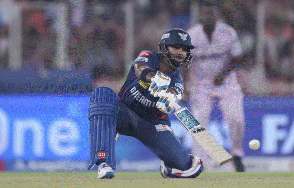 Photo of Nicholas Pooran ने IPL में जड़ा ‘अनोखा शतक’