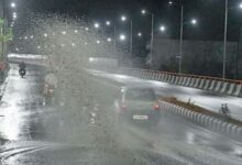 Photo of प्रदेश के इन जिलों में बाढ़ का अलर्ट जारी, बारिश के बाद मलबा आने से 33 मार्ग बंद