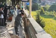 Photo of सीएम धामी ने झाड़ू लगाकर दिया स्वच्छता का संदेश: पौधारोपण भी किया