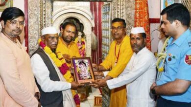 Photo of पुष्कर के ब्रह्मा मंदिर में पूजा करने पहुंचे राज्यपाल, अजमेर में अधिकारियों के साथ बैठक की