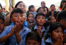 Photo of चीन के स्कूलों में कैदी की तरह रह रहे 10 लाख तिब्बती बच्चे