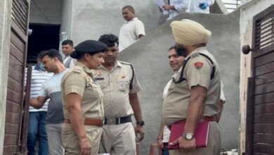 Photo of हरियाणा: महिला का सिर कुचल कर की गई हत्या, सुबह घर की छत पर पड़ा मिला शव
