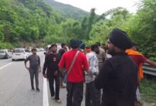 Photo of ऋषिकेश-बदरीनाथ मार्ग पर भीषण हादसा: ट्रक की टक्कर से दो बाइक सवारों की मौत