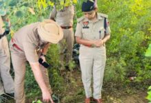 Photo of मोटरसाइकिल बरामदगी के दाैरान हत्या आरोपी ने पुलिस पर चलाई गोली, जवाबी फायरिंग में हुआ घायल