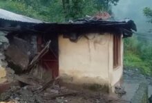 Photo of  उर्गम घाटी में भारी बारिश…भूस्खलन से आवासीय मकान हुआ क्षतिग्रस्त, परिवार ने भागकर बचाई जान