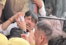 Photo of ‘सीएम हमारे भगवान है..’ सीएम योगी को जल चढ़ाने आए थे छात्र कांवड़िए, पुलिस ने रोका