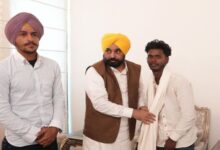 Photo of सरहिंद नहर से 11 लोगों की जान बचाने वाले कृष्ण और जसकरण के लिए बड़ा ऐलान!