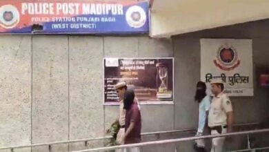 Photo of दिल्ली में दो लुटेरे पकड़े: एनडीपीएस और आर्म्स एक्ट के तहत दर्ज हैं 45 केस