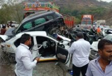 Photo of मुंबई-पुणे एक्सप्रेसवे पर आपस में क्यों भिड़ी 25 गाड़ियां?