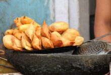 Photo of ‘खाइए, मगर सोच समझकर’, अब सिगरेट की तरह समोसे और जलेबी पर भी होगी Warning Sign