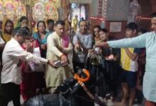 Photo of  बारिश के बीच शिवालयों में जलाभिषेक के लिए उमड़ी श्रद्धालुओं की भीड़, हर-हर महादेव की गूंज