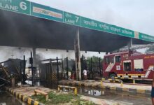 Photo of हरियाणा: बेकाबू ट्राले ने टोल बूथ के डिवाइडर में मारी टक्कर, लगी भीषण आग