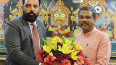 Photo of NCERT पुस्तकों में मेवाड़ का गलत इतिहास, डॉ. लक्ष्यराजसिंह ने की शिक्षा मंत्री से मुलाकात!