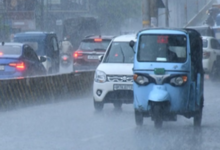 Photo of दिल्ली-NCR में झमाझम बारिश से मौसम हुआ खुशनुमा, लोगों को मिली उमस से राहत