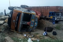 Photo of राजपुरा में हादसा: दिल्ली-अमृतसर नेशनल हाईवे पर हाइड्रोलिक गैस लोड करने वाला खाली ट्रक पलटा