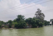 Photo of बलिया: 10 पक्के मकान नदी में डूबे, 60 हजार की आबादी प्रभावित