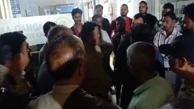 Photo of प्रसव के दौरान दो प्रसूताओं की मौत, गुस्साए परिजनों ने अस्पताल में किया हंगामा