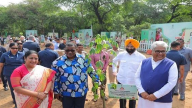 Photo of दिल्ली: 75 राजदूतों और उच्चायुक्तों ने अपनी मां के नाम पर लगाए पौधे