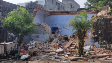 Photo of जयपुर: सुभाष चौक में जर्जर मकान ढहा, निगम की लेटलतीफी से लोगों में नाराजगी