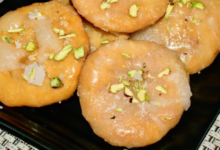 Photo of ऐसे तैयार करें मीठी मठरी, विधि है बेहद आसान