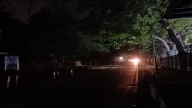 Photo of दीपोत्सव के त्योहार में हल्द्वानी की सड़कों पर क्यों छाया है अंधेरा?