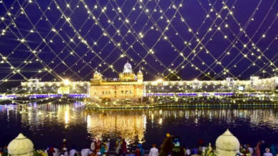 Photo of अमृतसर:  श्री हरिमंदिर साहिब में उमड़ा श्रद्धालुओं का सैलाब