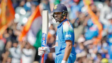 Photo of रोहित शर्मा ने अर्धशतक जड़ते ही रिकॉर्ड्स की लगाई झड़ी