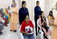 Photo of महिला कलाकार ने मंच दिलाने की लगाई गुहार: सीएम योगी ने तुरंत दिया आदेश