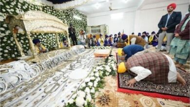 Photo of पंजाब: सीएम मान और केजरीवाल गुरुद्वारा बाबा बुड्ढा दल छावनी में हुए नतमस्तक