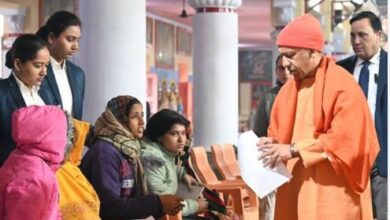 Photo of सीएम योगी का सख्त निर्देश- पुलिस से जुड़े मामलों में करें सख्त कार्रवाई